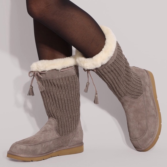 UGG Shoes - FINAL🎉Ugg Suburb Crochet Tall Boot